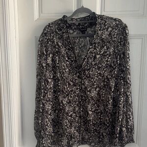 Torrid Black and White Floral Blouse sheer size 2X nwt